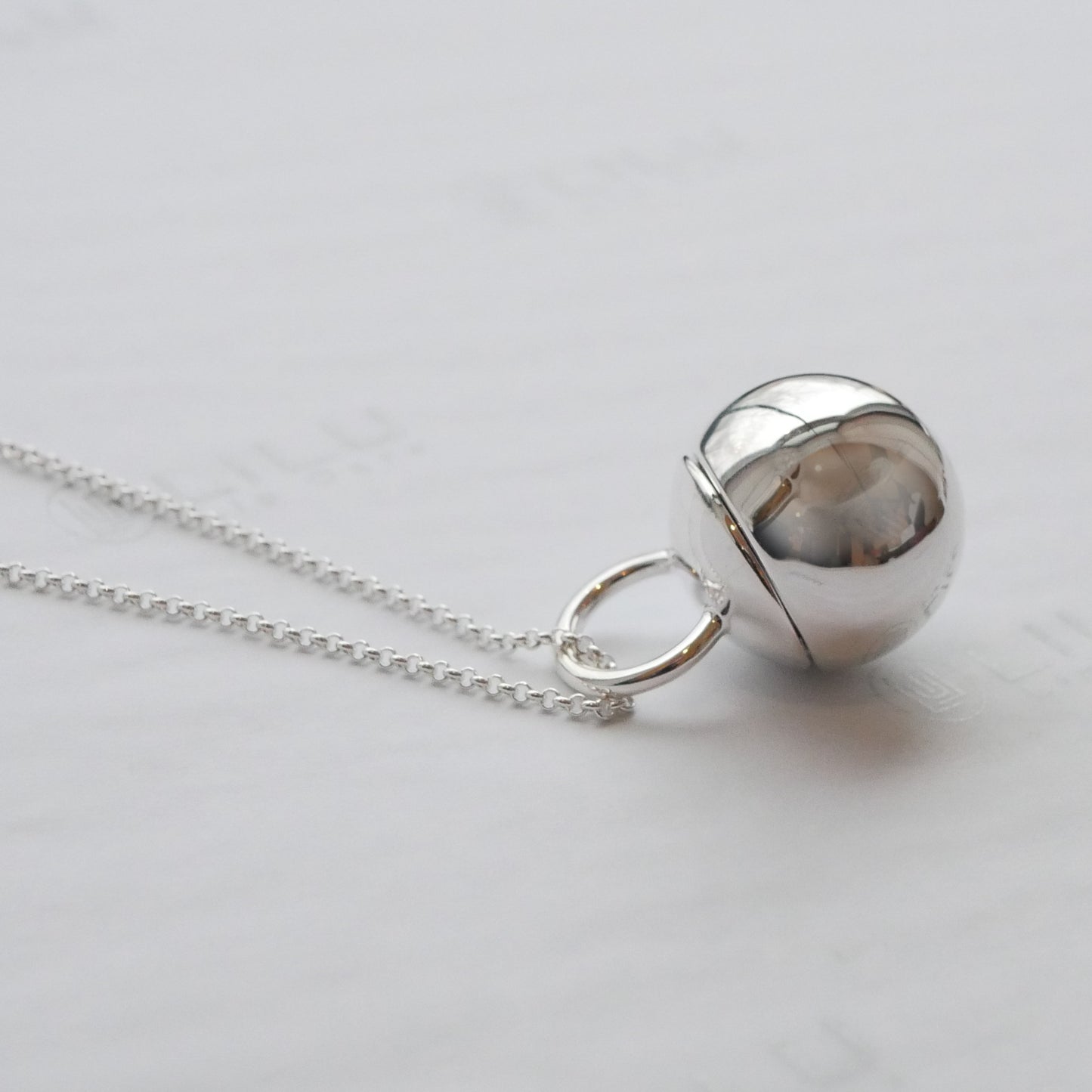 COSETTE SILVER REFILLABLE LIP BALM NECKLACE | LiLu Lip Care