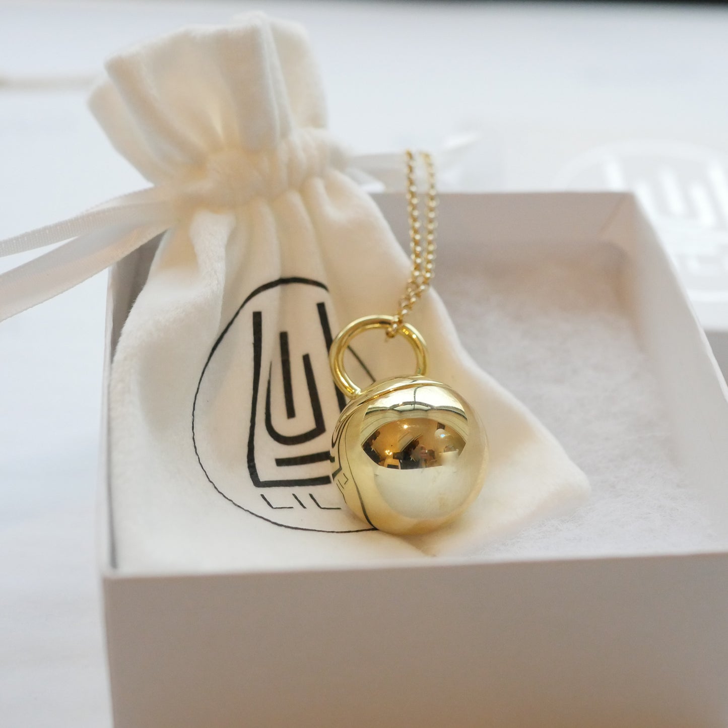 LiLu Lip Balm Necklace COSETTE GOLD PLATED with 8 Lip Balm Refills or DIY Refills - Use Your Balm