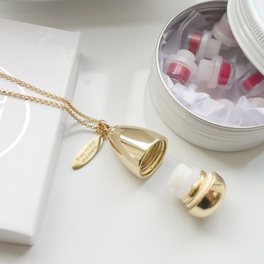 NEW!  Lilu Lip Balm Necklace Lexi Gold with 8 Refills or DIY Refills Use Your Balm