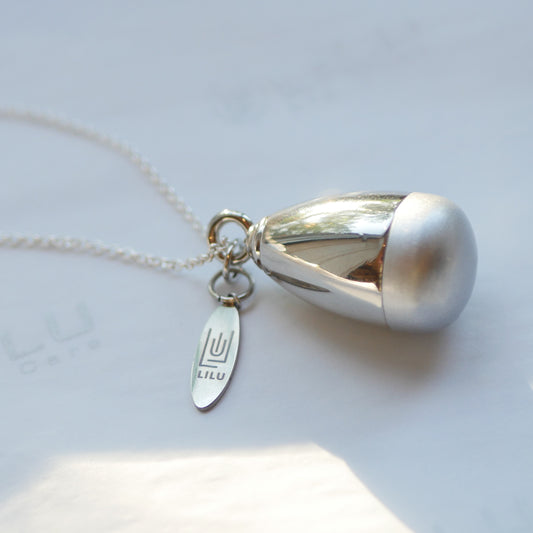 LEXI SILVER REFILLABLE LIP BALM NECKLACE  | LiLu Lip Care