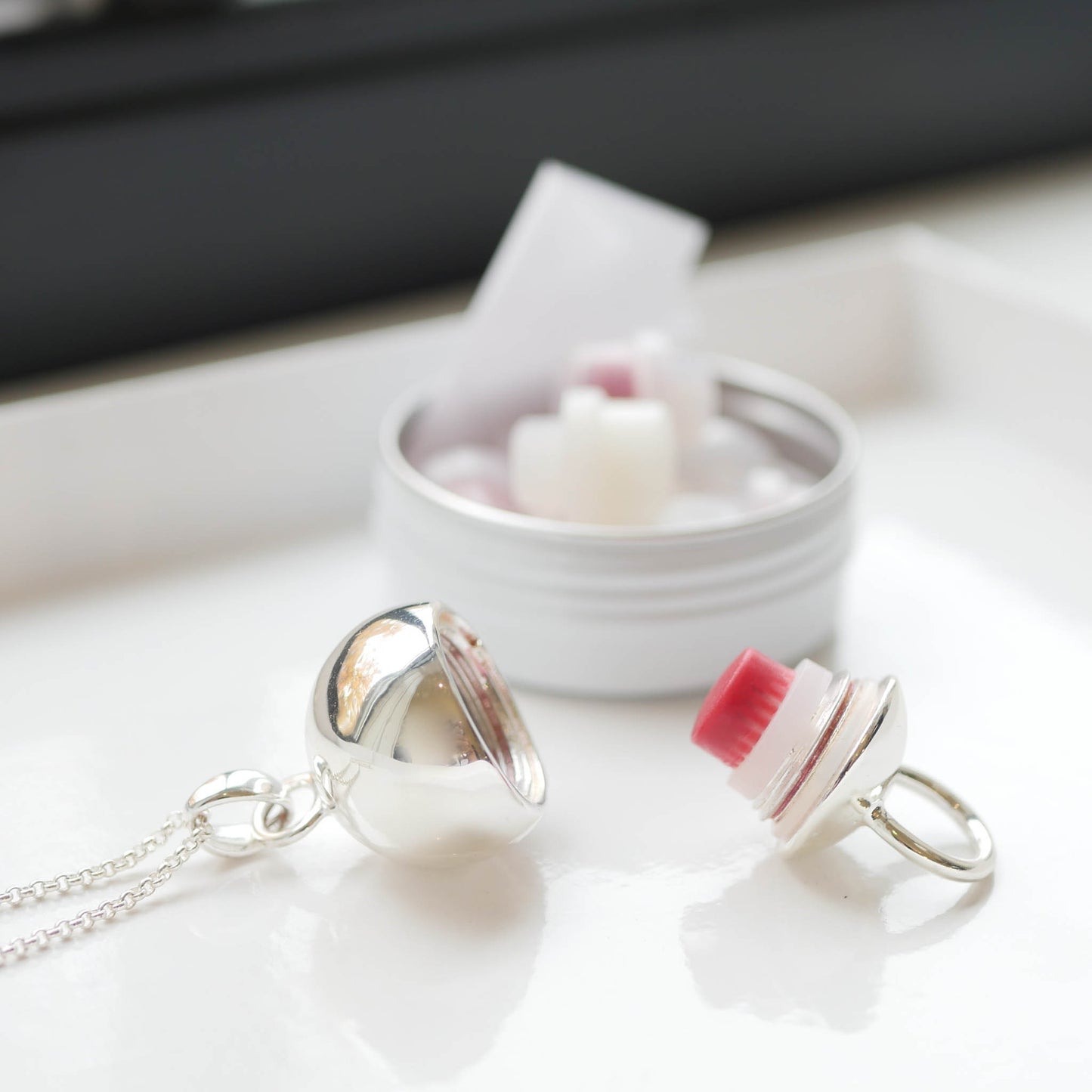 LiLu Lip Balm Necklace Kira Silver Plated with 8 Refills or DIY Refills - Use Your Balm